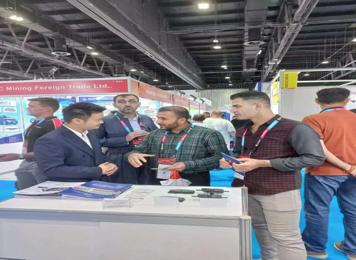 HENGBRAKE representatives at the Dubai auto parts show 2022